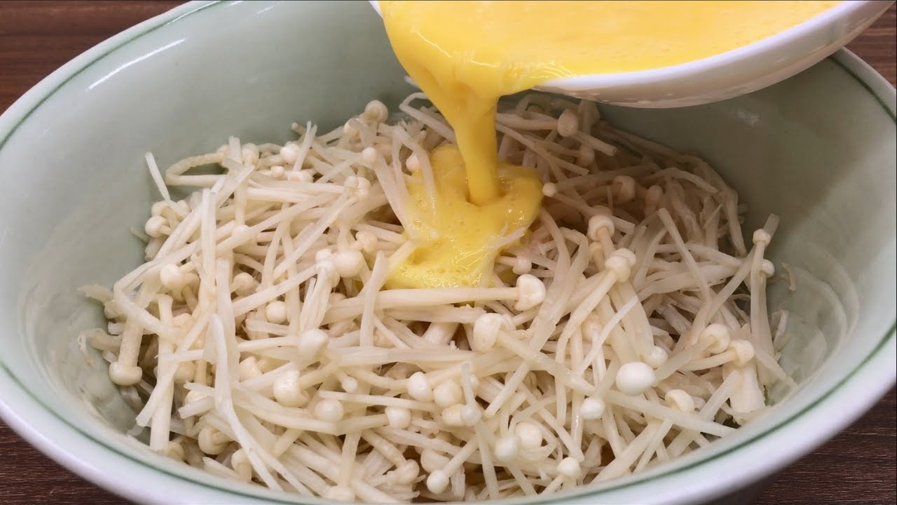 This Enoki Mushroom & Egg Recipe Is So Delicious That I Can Make It Every Week!